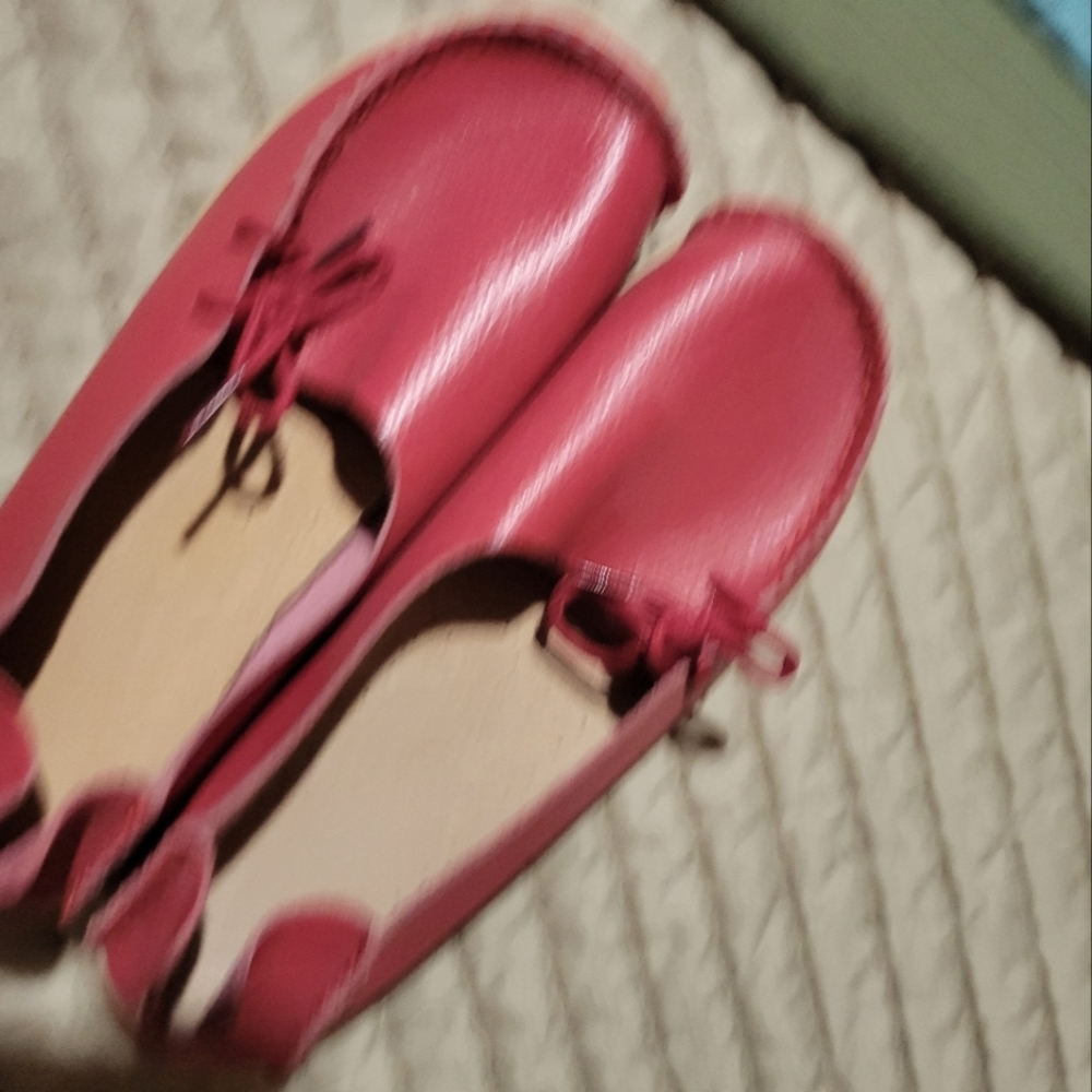 Red leather shoes, size 8